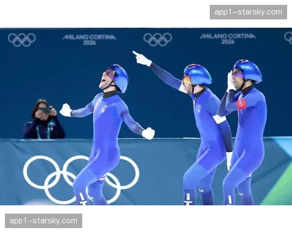 速度滑冰男子团体追逐赛 中国队创历史最佳晋级四强