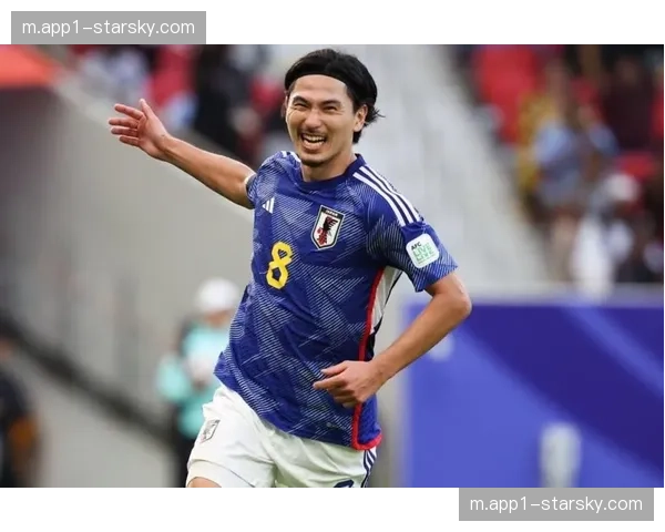 南野拓实伤停至少五到七个月,日本队进攻体系面临重构 南野拓实伤停至少五到七个月,日本队进攻体系面临重构